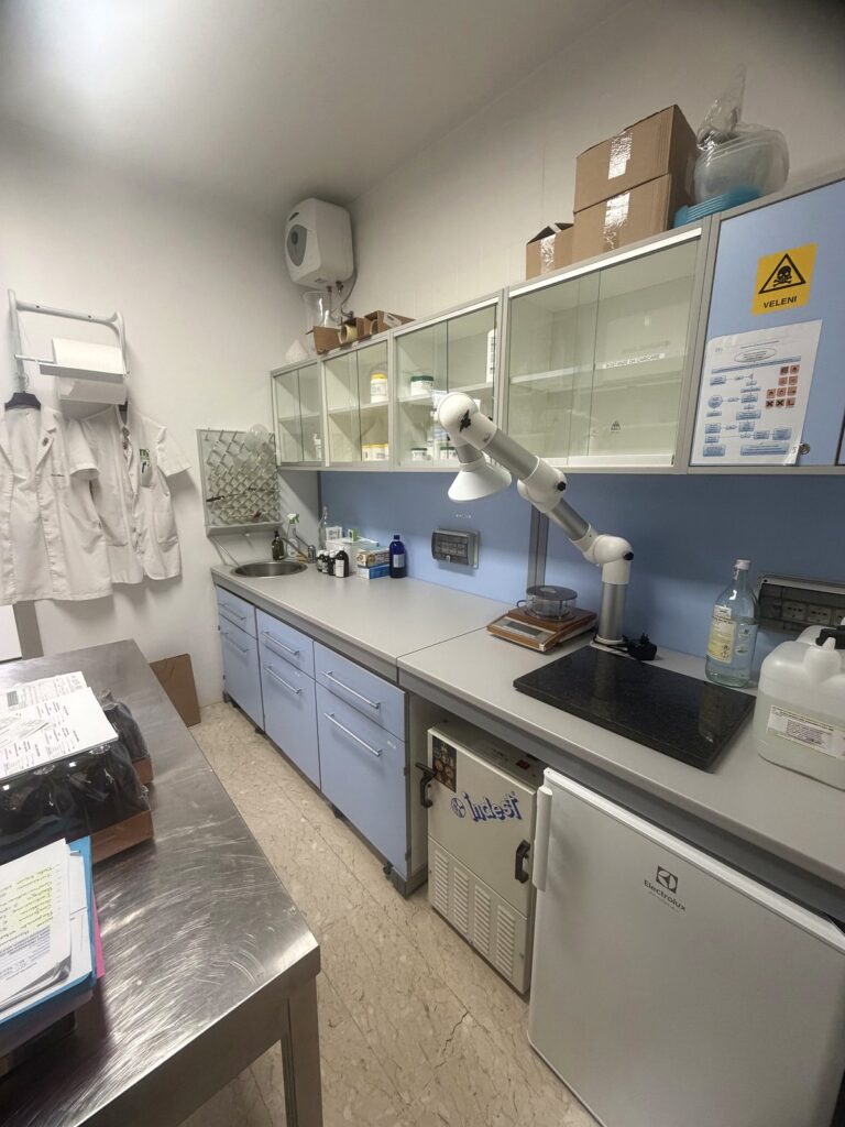 Il laboratorio galenico — Amafarmacia Mortari